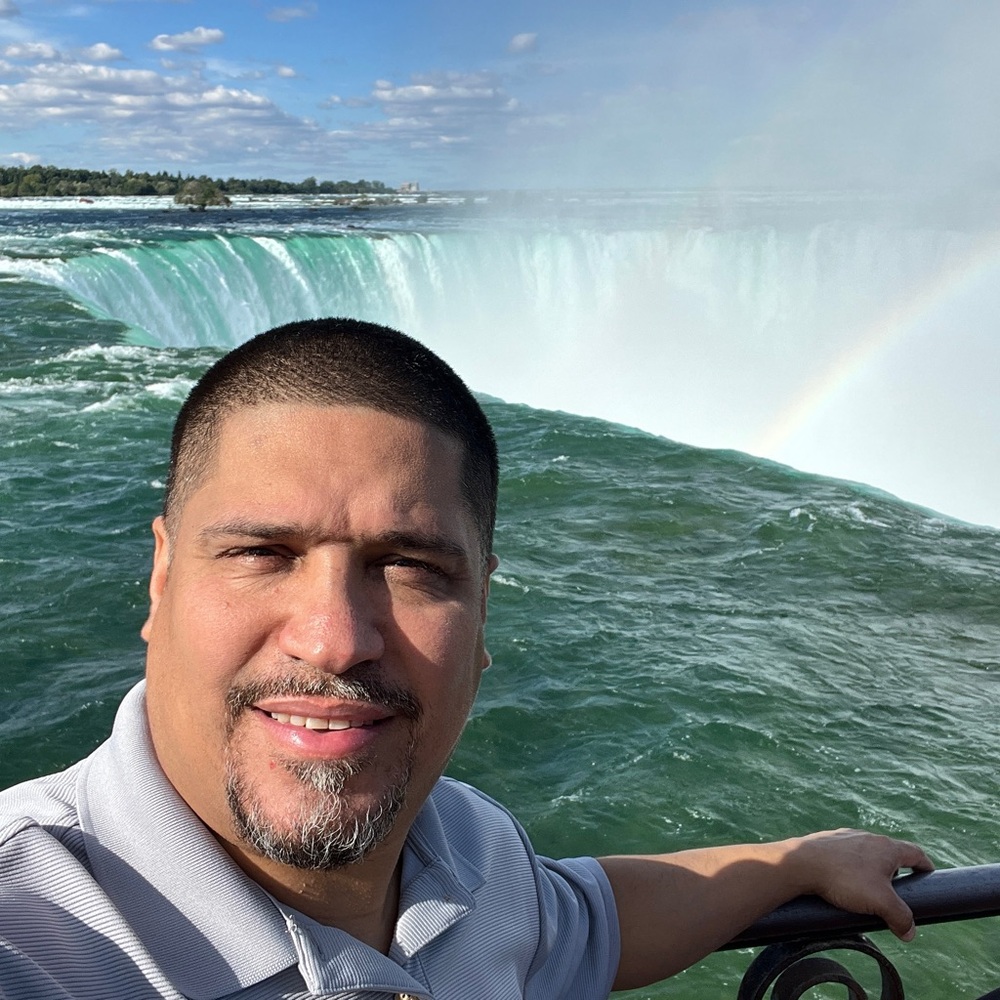 Meet your Posher, Luis